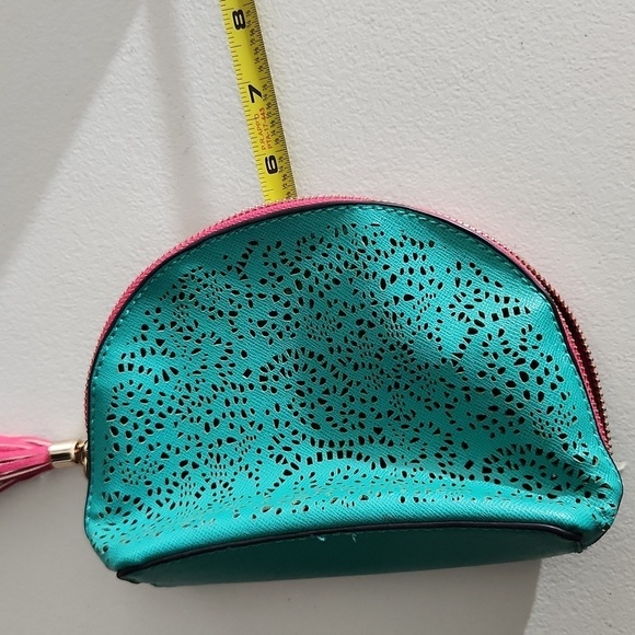 Makeup bag clutch ID holder - Picture 13 of 13